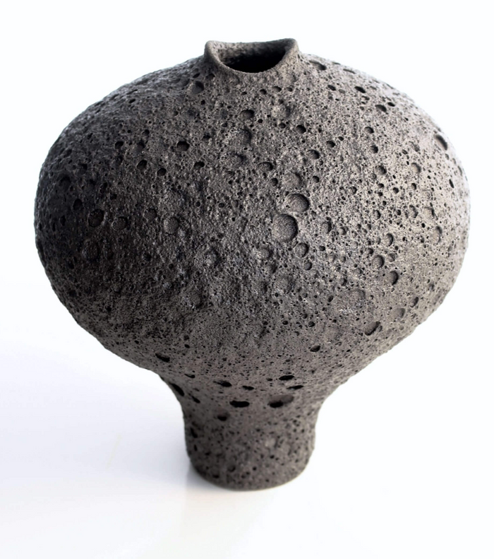 Kiyoko Footed Vase- 2 Color Variants
