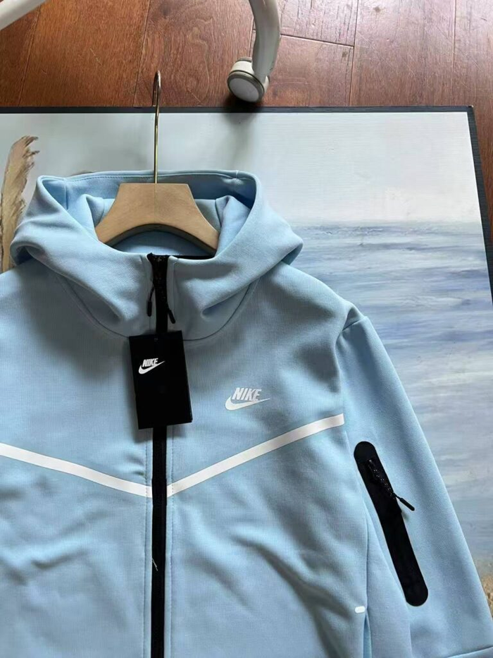 Nike tech Blue con White