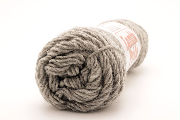 Brown Sheep Co - Lamb's Pride Worsted / Grey Heather M03