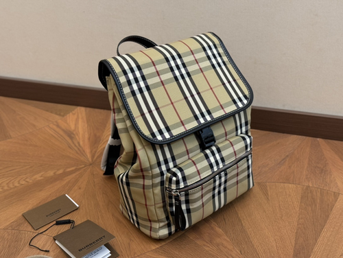 Burberry Men's Crossbody Leather Bag