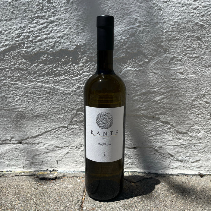 Malvasia 2022 wine bottle with Kante label and dark cap