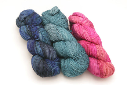 Malabrigo - Arroyo / Regatta Blue Reflecting Pool & English Rose
