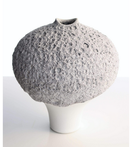 Kiyoko Footed Vase- 2 Color Variants