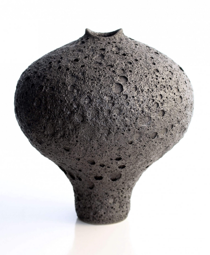 Kiyoko Footed Vase- 2 Color Variants