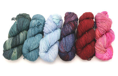 Malabrigo - Rios / Aguas Reflecting Pool Aquamarine Syrah Grapes Cereza & English Rose