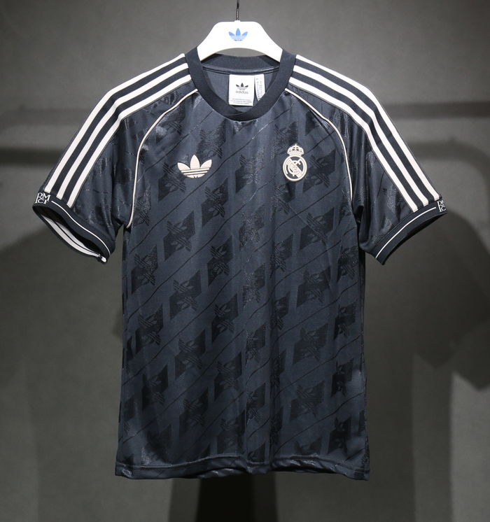 Real Madrid Lifestyler Jersey